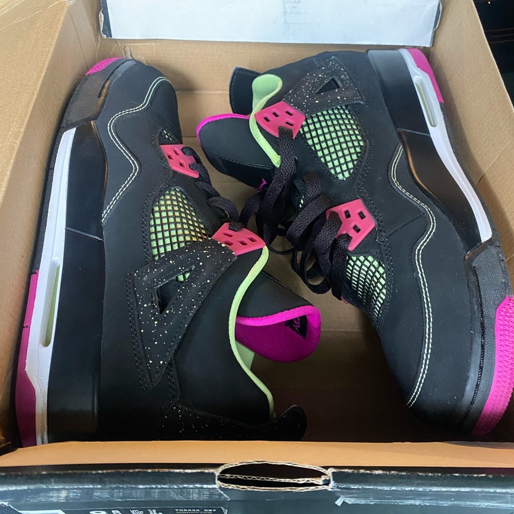 Jordan 4 retro size 8.5